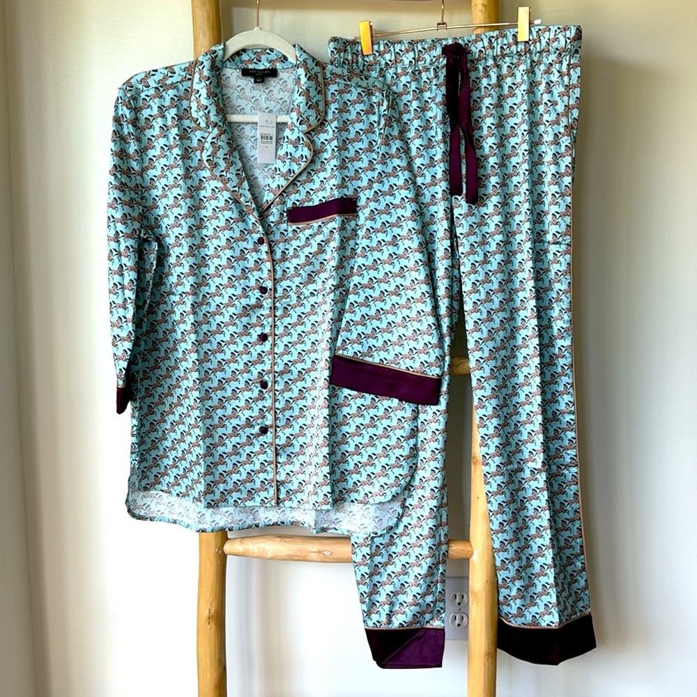 Ann Taylor Silky Horse Print Pajama Lightweight PJ Set Blue Brown Burgandy M NWT - Picture 3 of 16